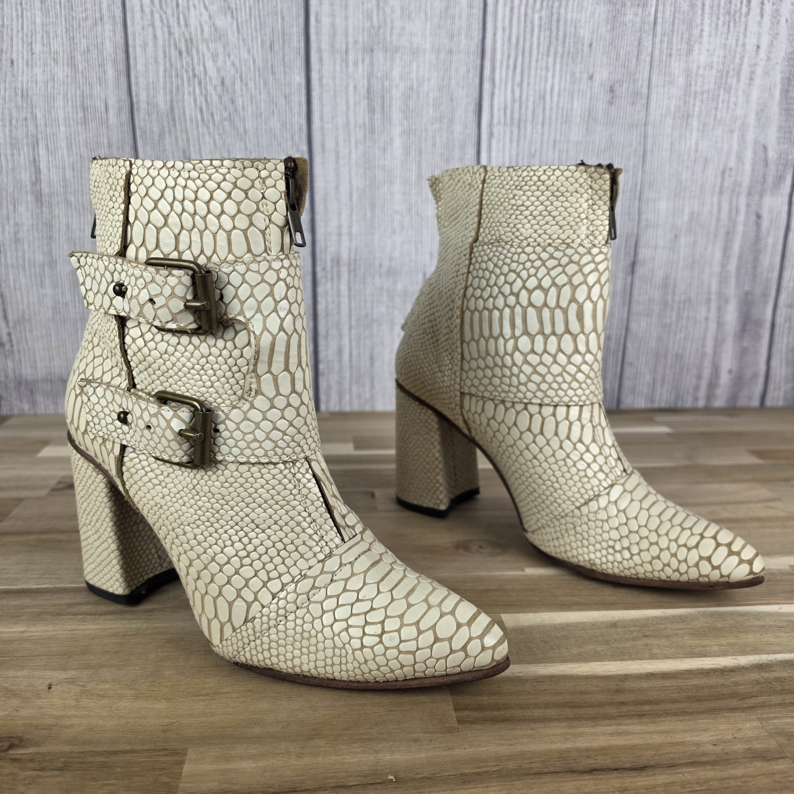 Freebird by Steven – Joey Ankle Booties in White Snake Size 10