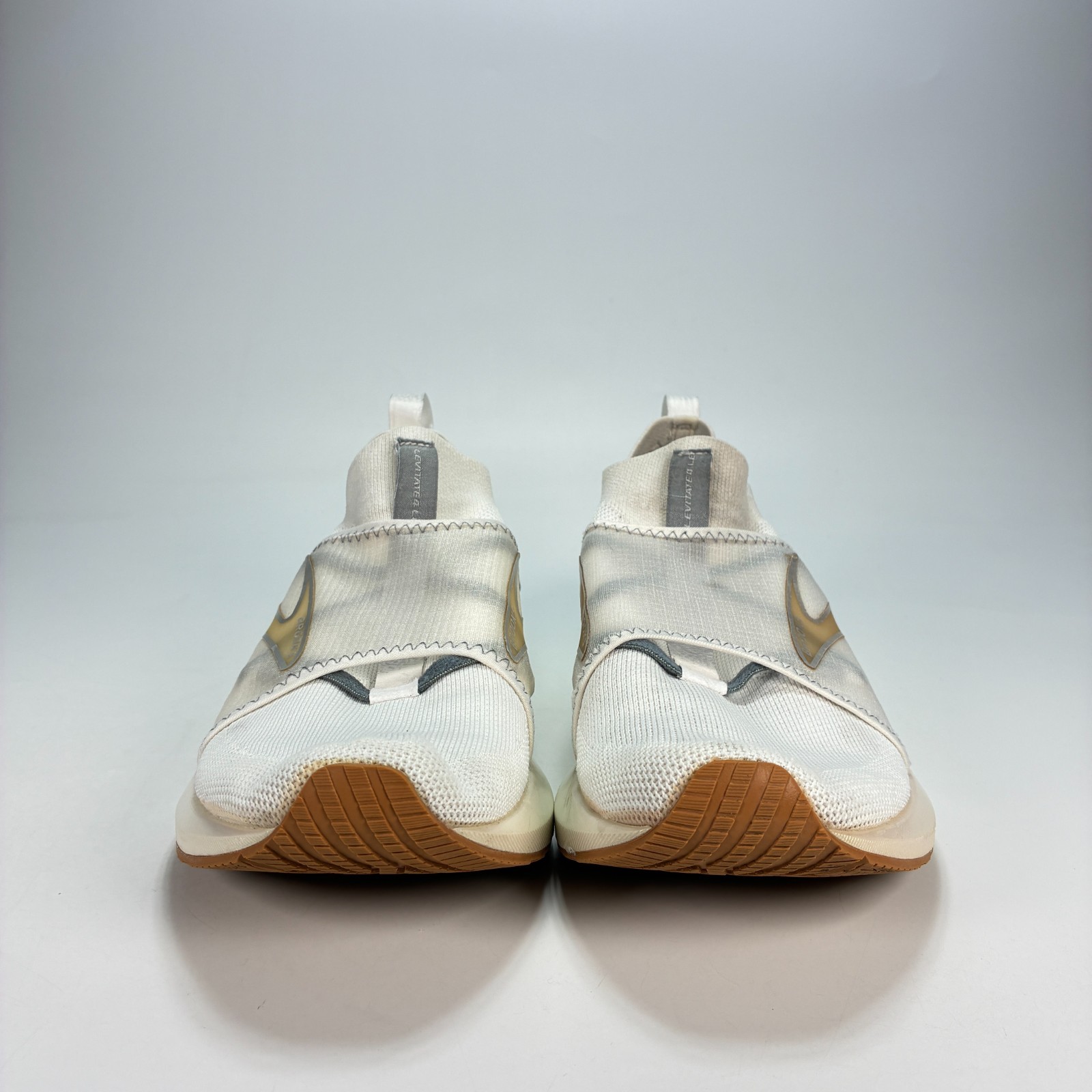 Brooks Levitate 4 LE White Silver Road Running Shoes 1203471B132 Womens Size 9.5