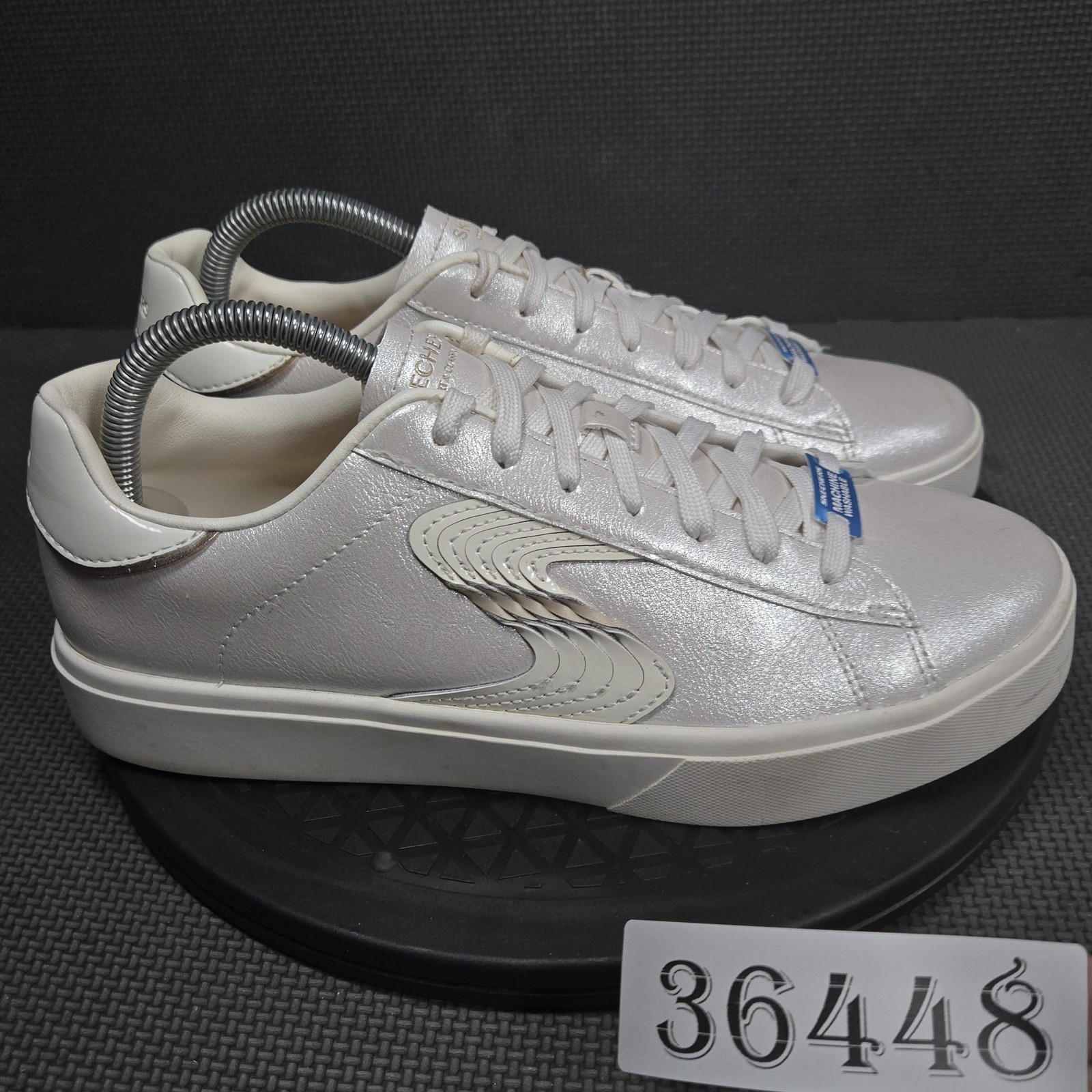 Skechers Shoes Womens Size 9.5 White Low Top Walking Sneakers SN 185057