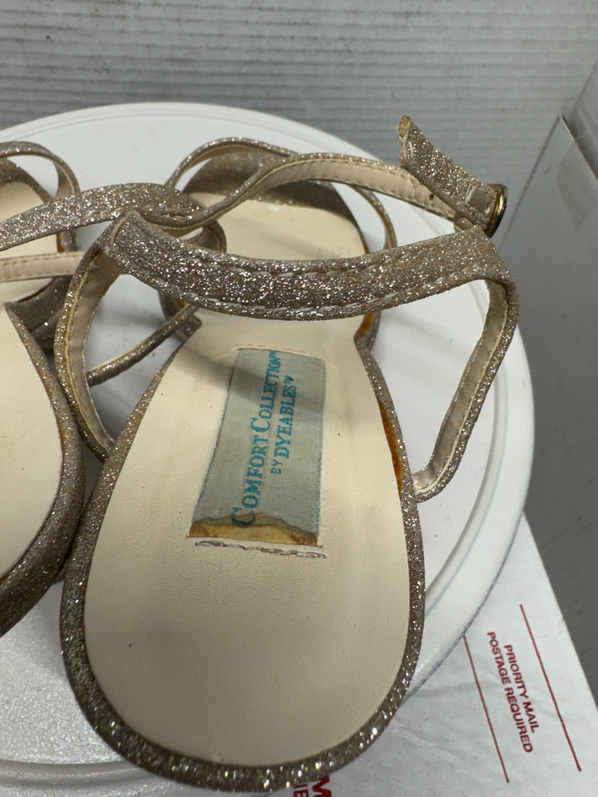Dyeables Womens Aurora Ankle Strap Dress 3.25 Kitten Heels Gold Glitter 6.5B 37