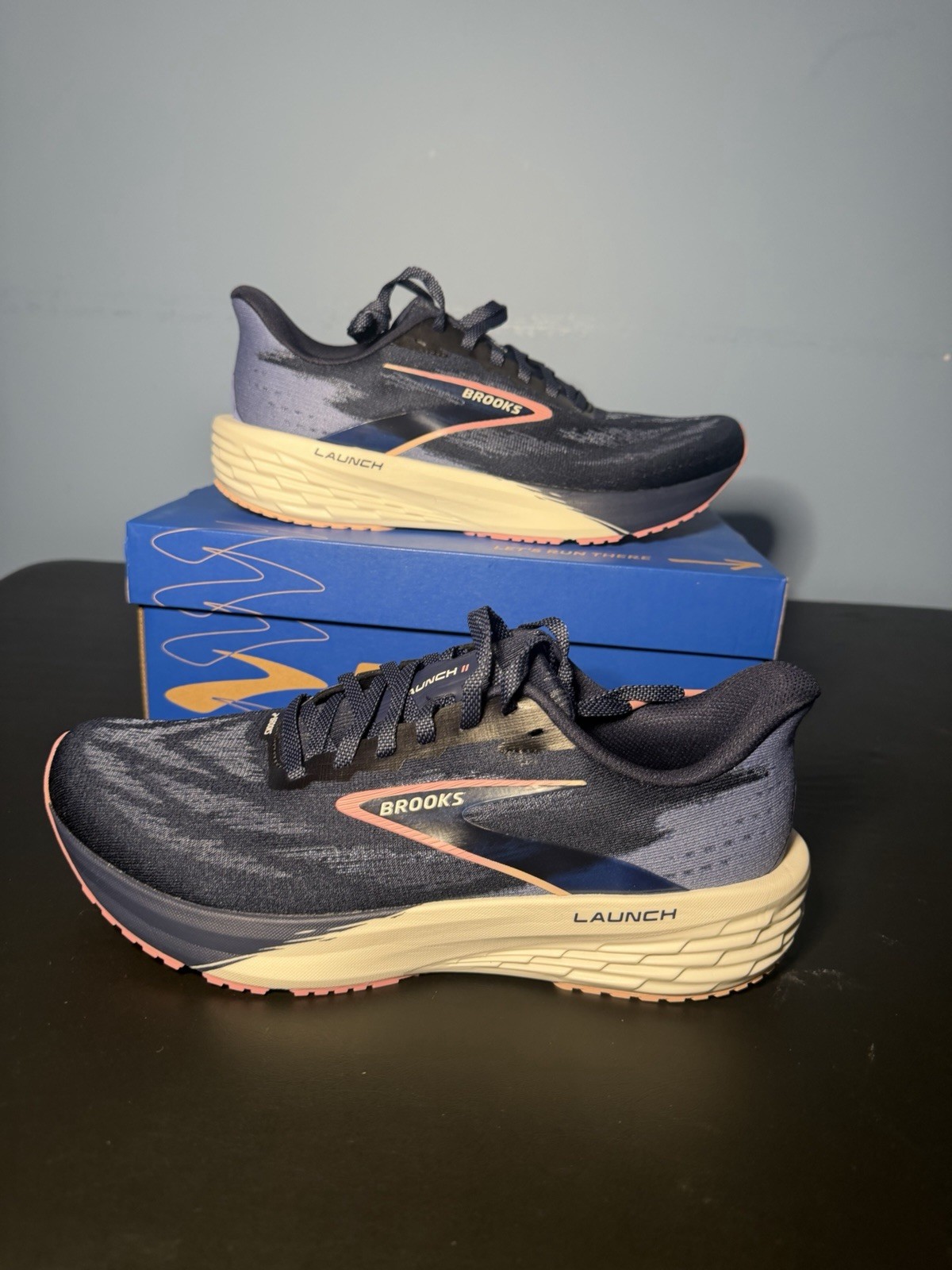 Brooks Launch 11 Peacoat/Blue/Peach Woman’s 9.5. Model 120439 1B 483