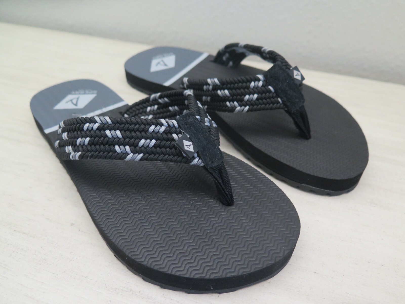Sperry Women’s Sz 5M Black Wharf Webbing/Leather Flip Flop Sandals