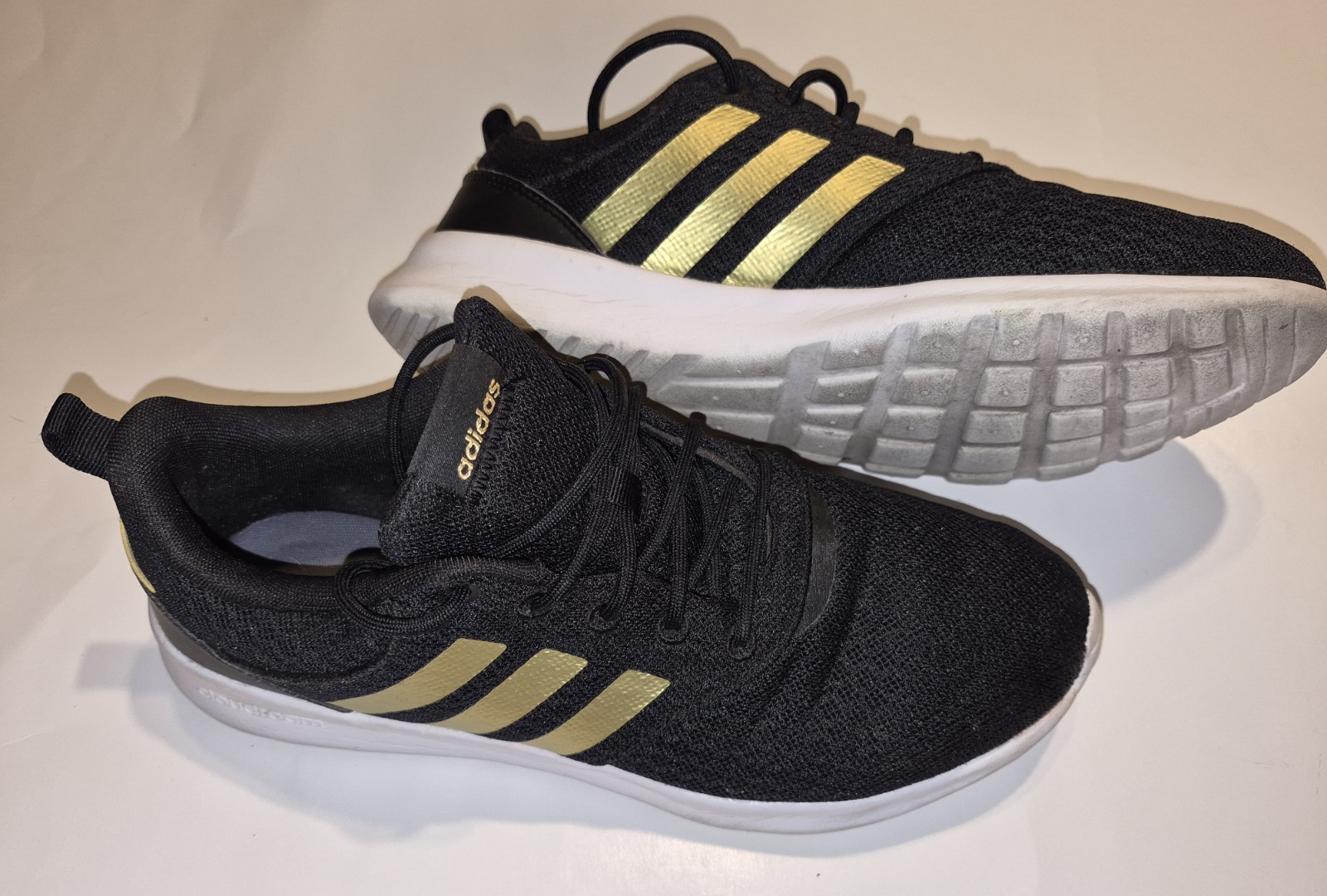 Adidas Womens Size 10 Sneakers QT Racer 2.0 H05800 Black Running Shoes GUC