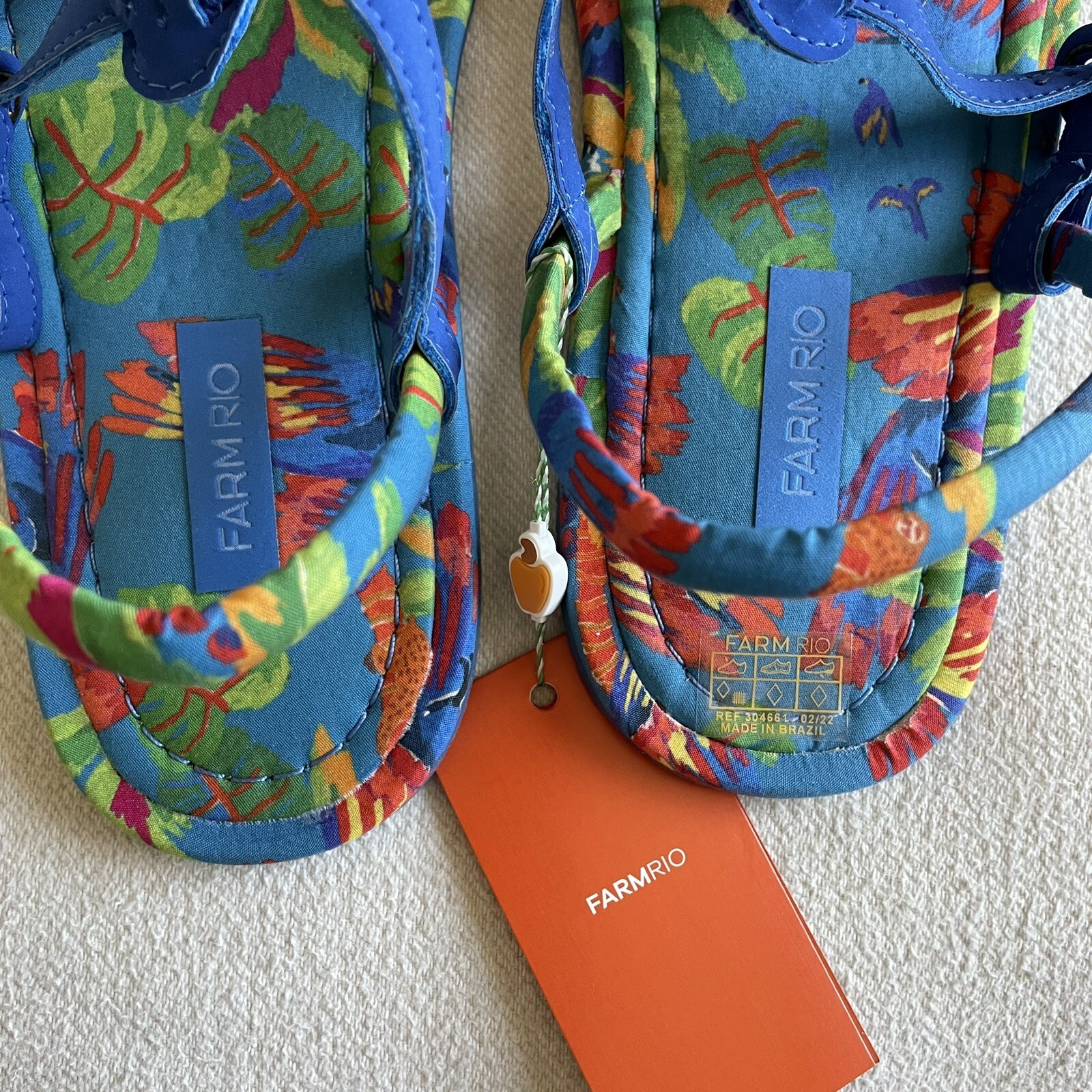 Farm Rio Women Size 11 Tropical Blue Macaw Beaded Tube Strap Sandals
