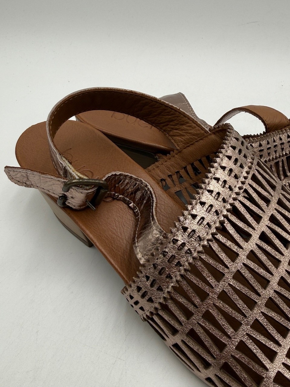 Bueno LIA BEIGE MET Women’s NEW Sandal Beige Multiple Sizes