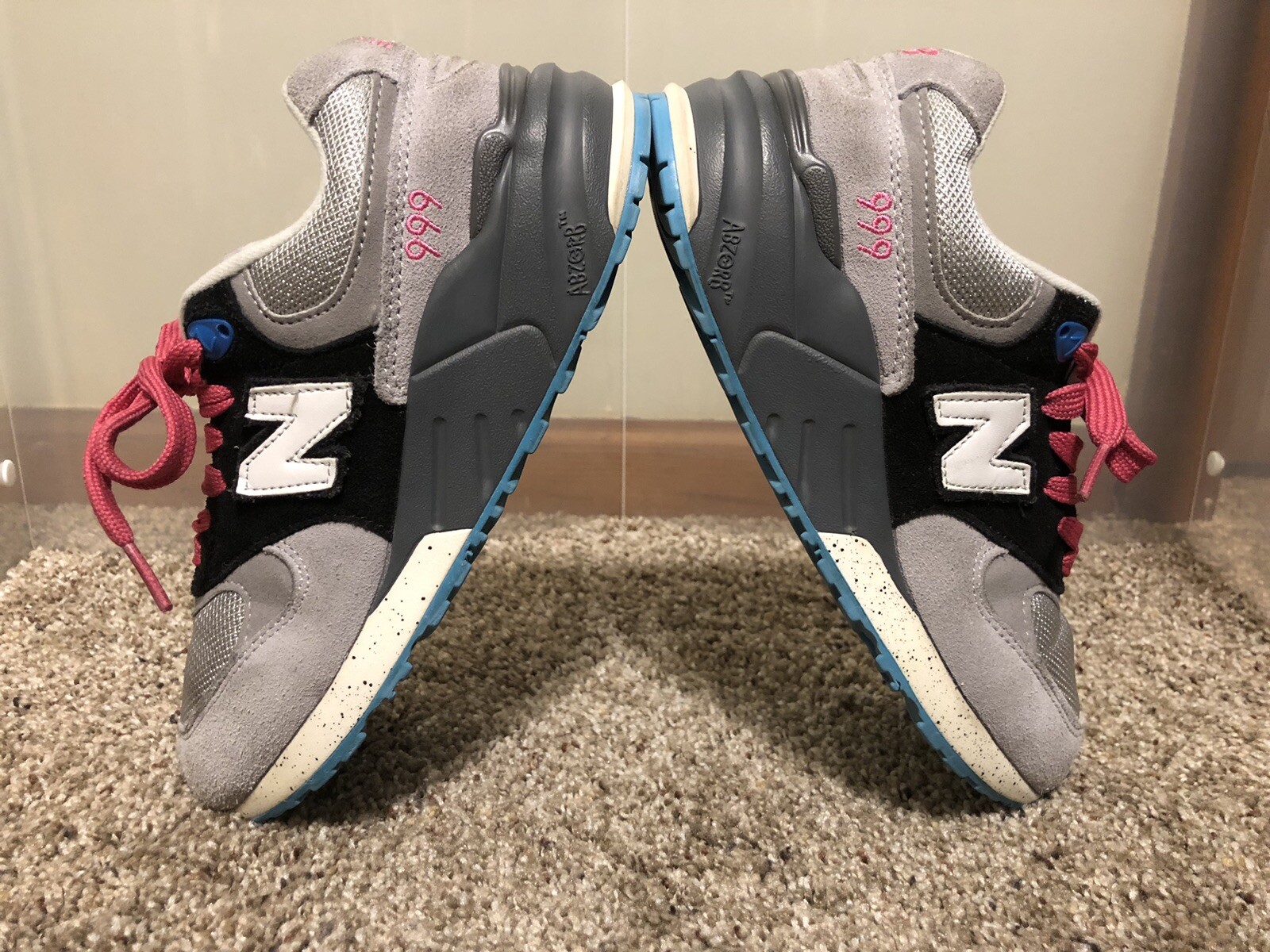 New Balance Women’s 999 Size 5.5 WL999 black, white gray suede 2014 GUC LOOK!!
