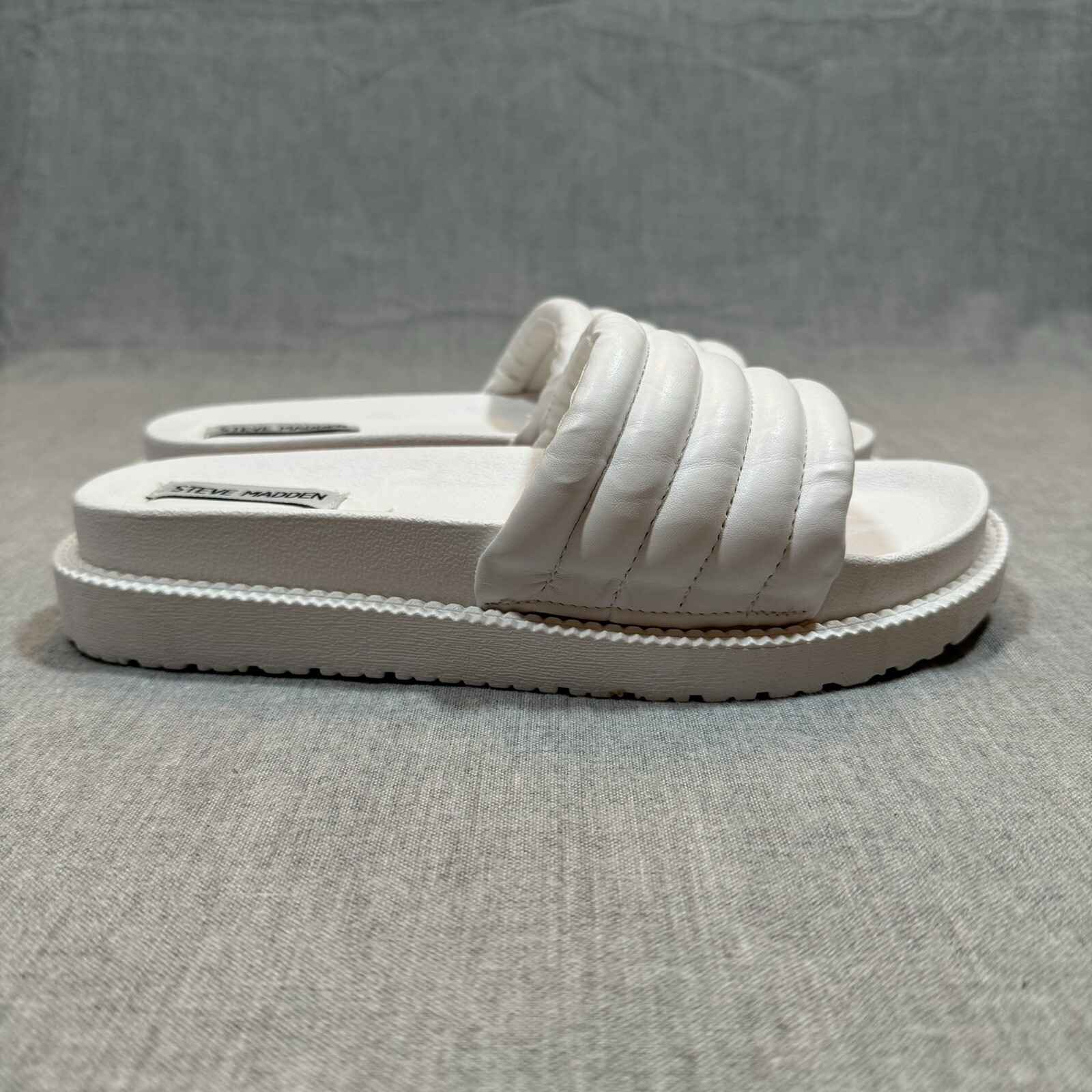 Steve Madden Sandals Women’s Size 8 Canny Puffer White Beach Pool Classic