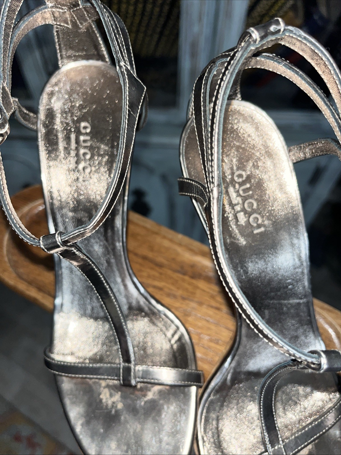 Women’s GUCCI Silver Metallic Designer Leather Heels Size 6B Made In Italy