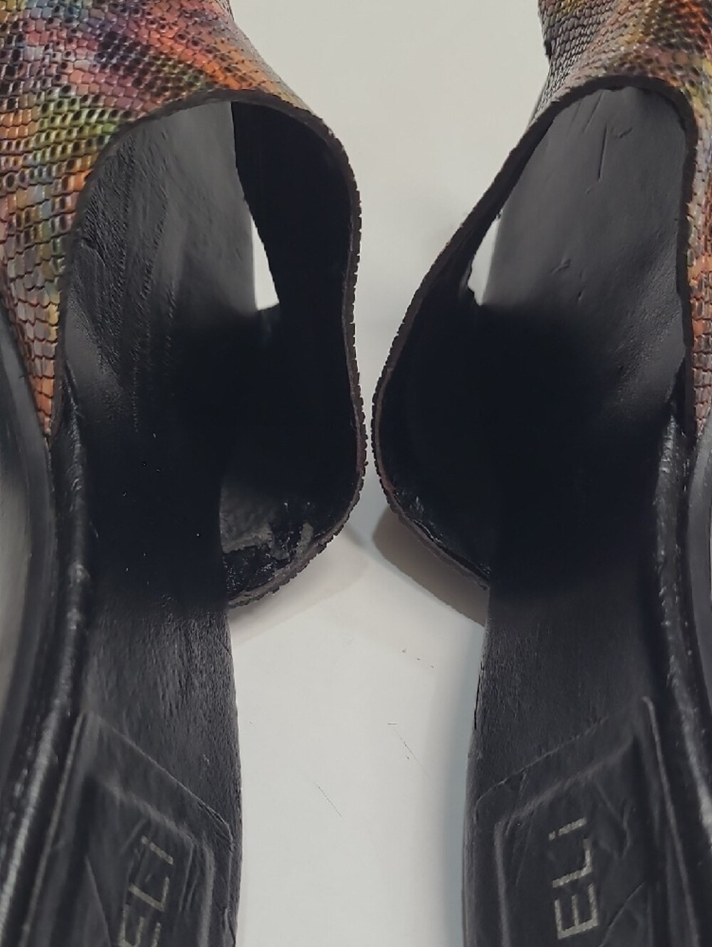 Vaneli «Tallis» Snake Embossed Faux Leather Sandals – Size 7.5
