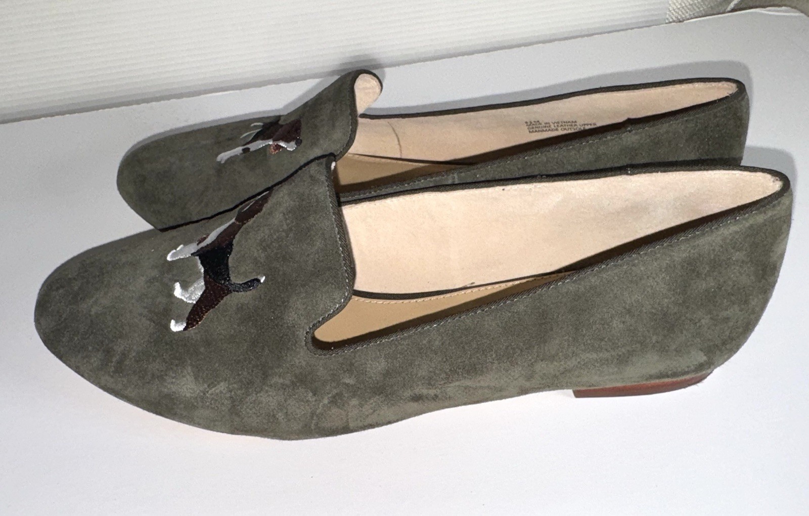 Talbot’s Ryan Embroidered Olive Green Suede Beagle Loafers 8.5 M