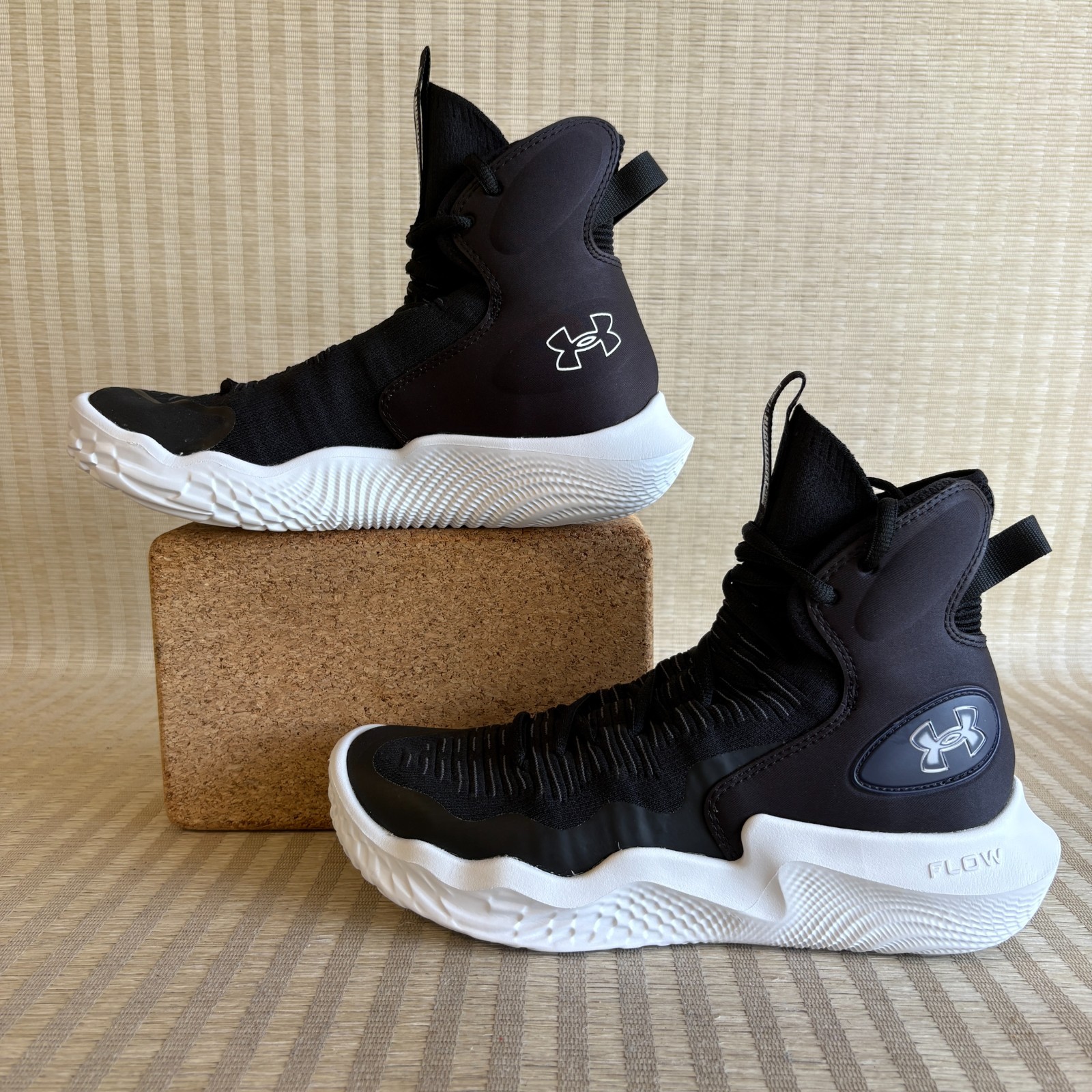 Under Armour Flow Highlight Ace Volleyball Shoes Womens Size 9 Black 3027083-001