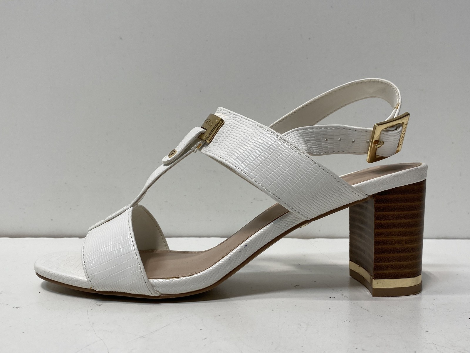 Carvela White Textured T-Strap Block Heel Sandals Women’s Size 39 US 8.5