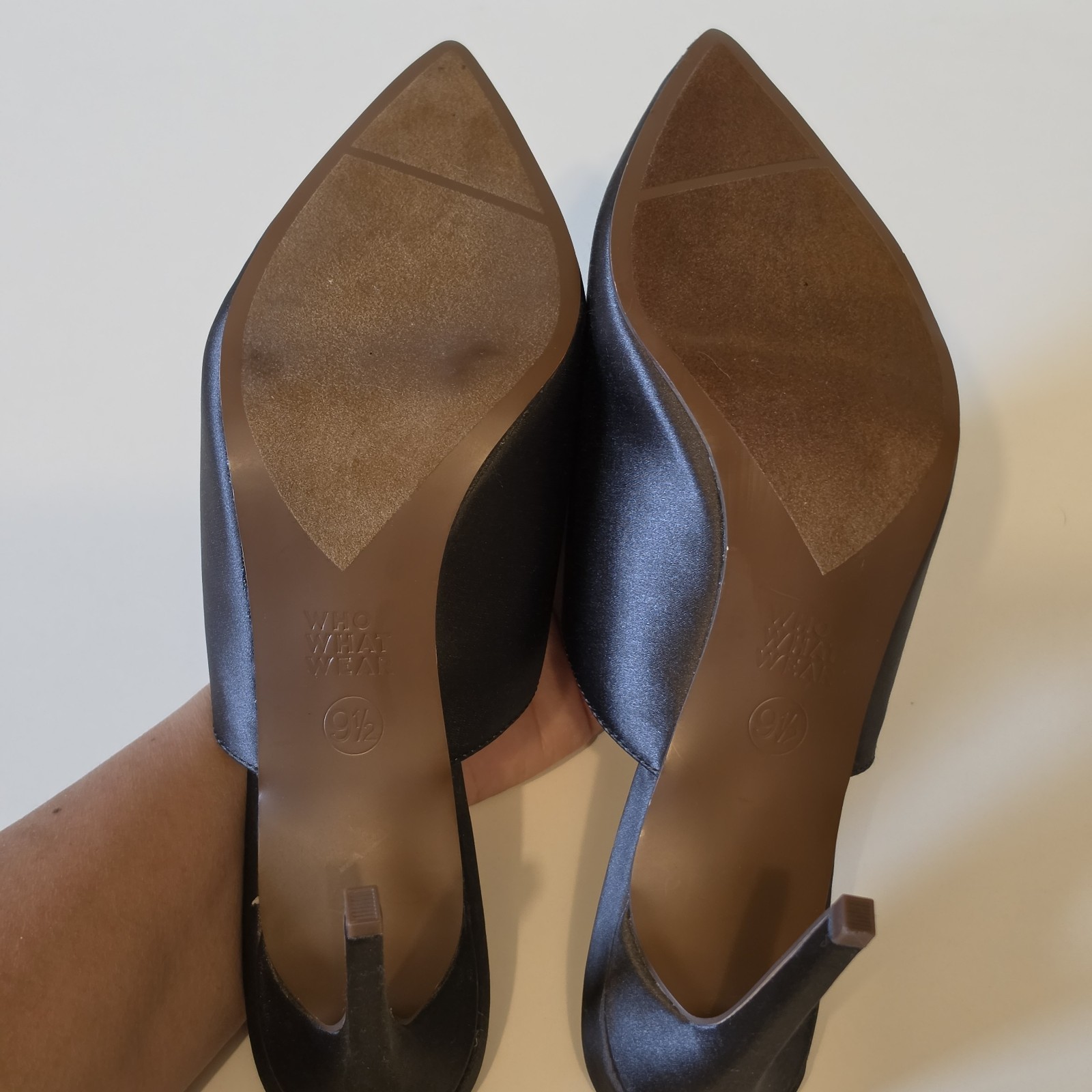WHO WHAT WEAR Women’s Black Textile Mule Pointed Toe Slip On Heel US 9.5
