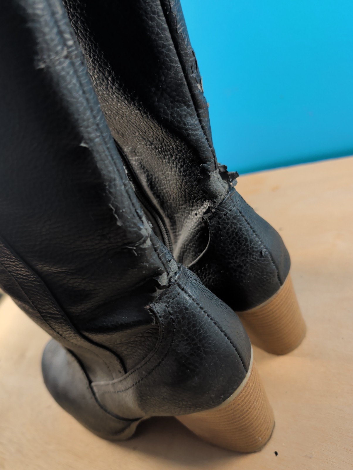 Women’s 9 Black Leather Boots Side Zipper Block Heel