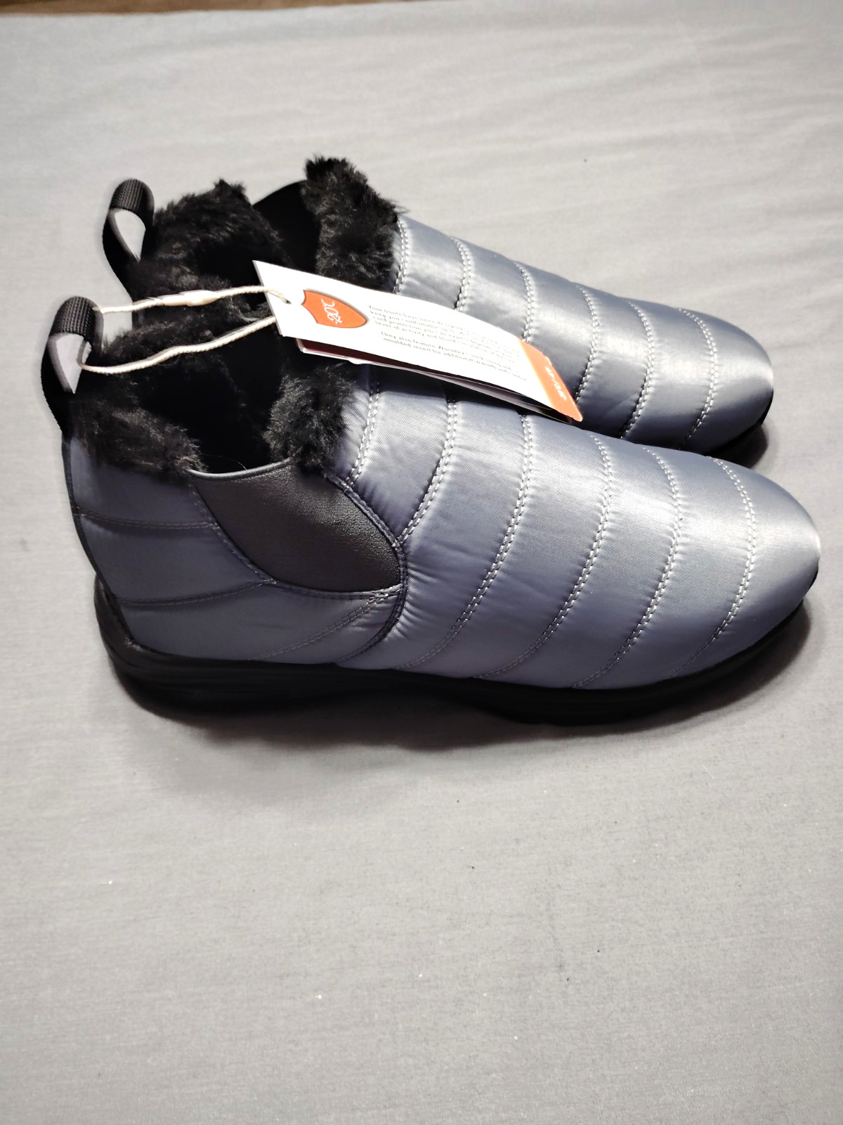 NWT Wanderlust Canadian Boots Waterproof Vegan Faux Lined Slip Resistant Men 9.5