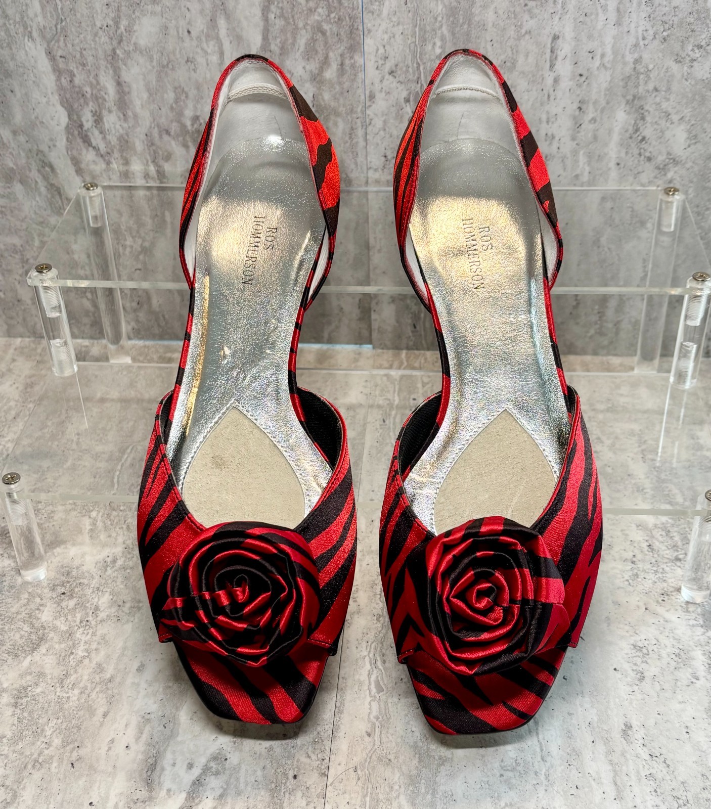 Ros Hommerson Monet Red Black Rose Accent Dressy Flats Slip Ons 9M