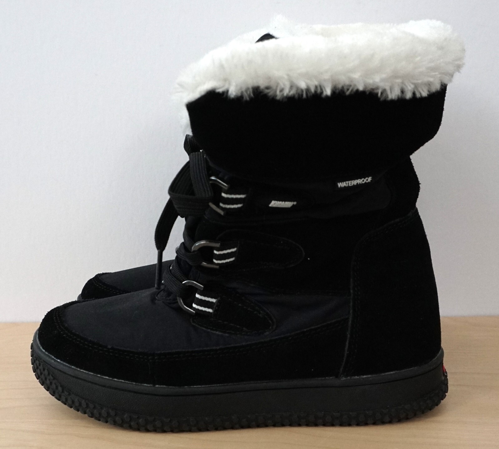Khombu Black White Lace Up Faux Fur Winter Fall Boots Size 6 M