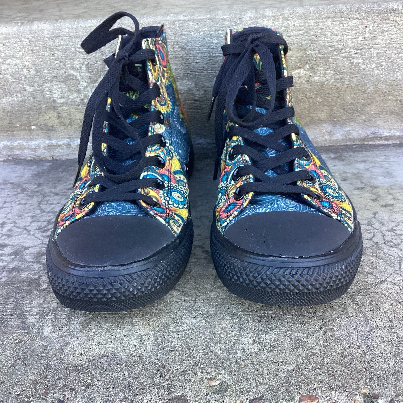 Yes We Vibe Canvas Hamsa & Mandala Print High Top Cap Toe Sneakers 7.5 W 6 M EUC