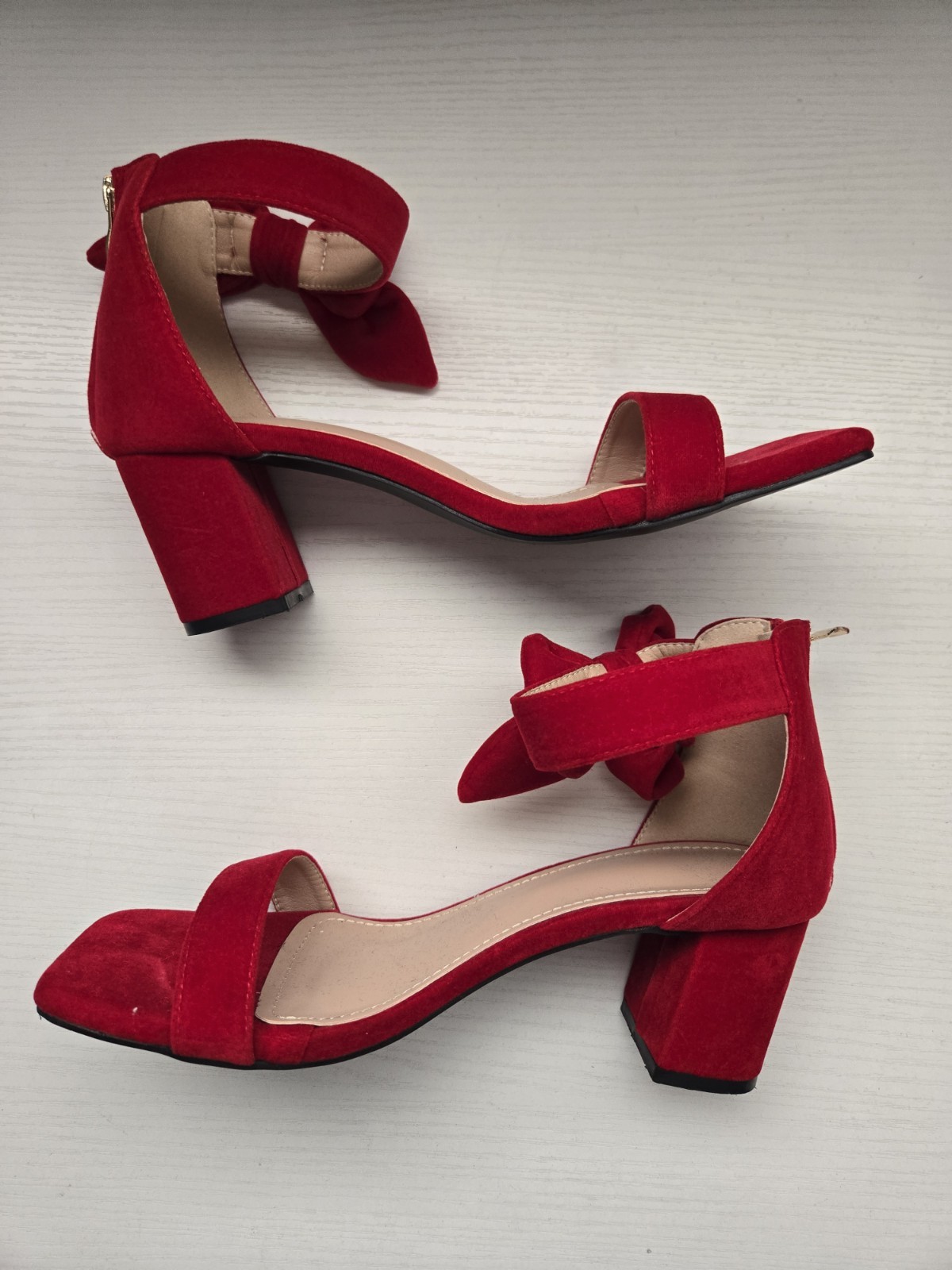 Womens Red Bow Faux Suede Gold Color Zipper Strap Block Heel Sandals Size 38