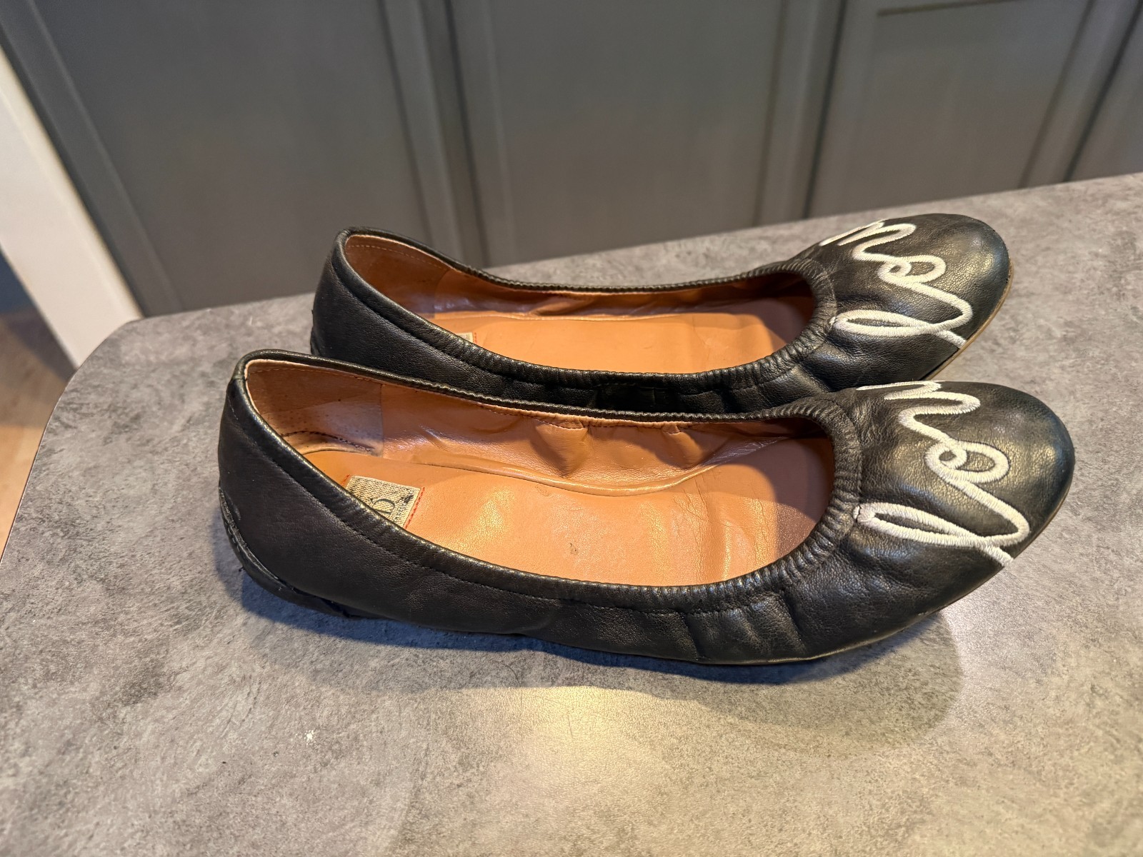 ED Ellen Degeneres Langston Ballet Flats Black Size 9 Embroidered Love Leather