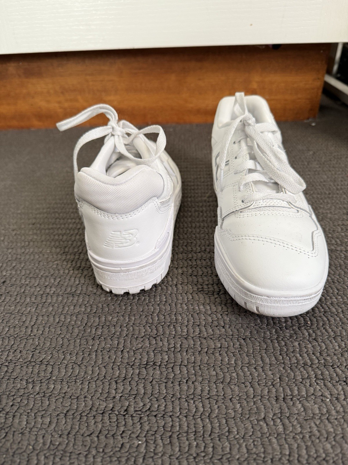 New Balance BB550WWW Men’s White Low Top Lace-Up Sneakers AU 41