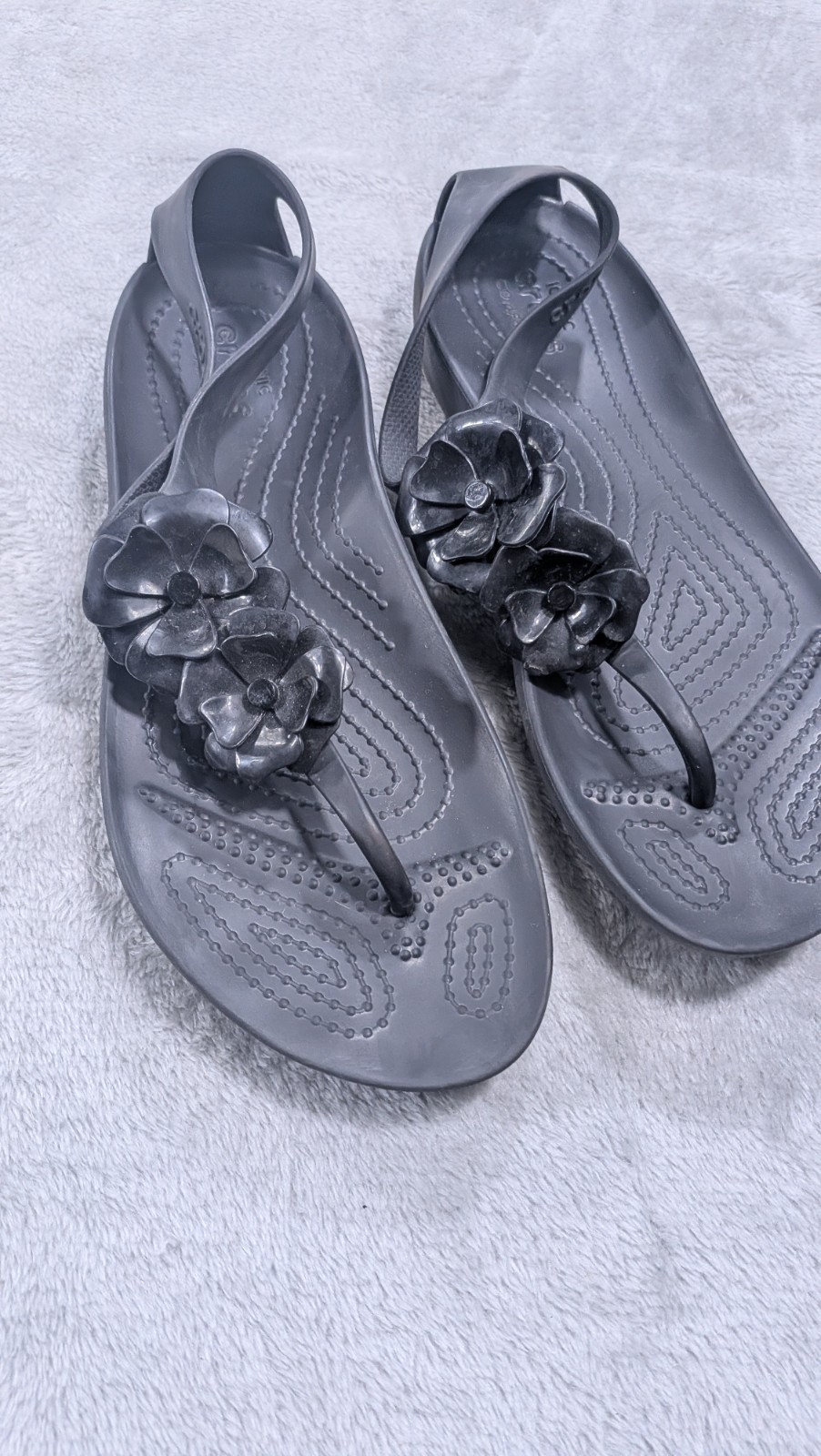 Crocs Rhonda Floral Wedge Sandals Womens Size 7 Black Slingback Thong Flip Flop