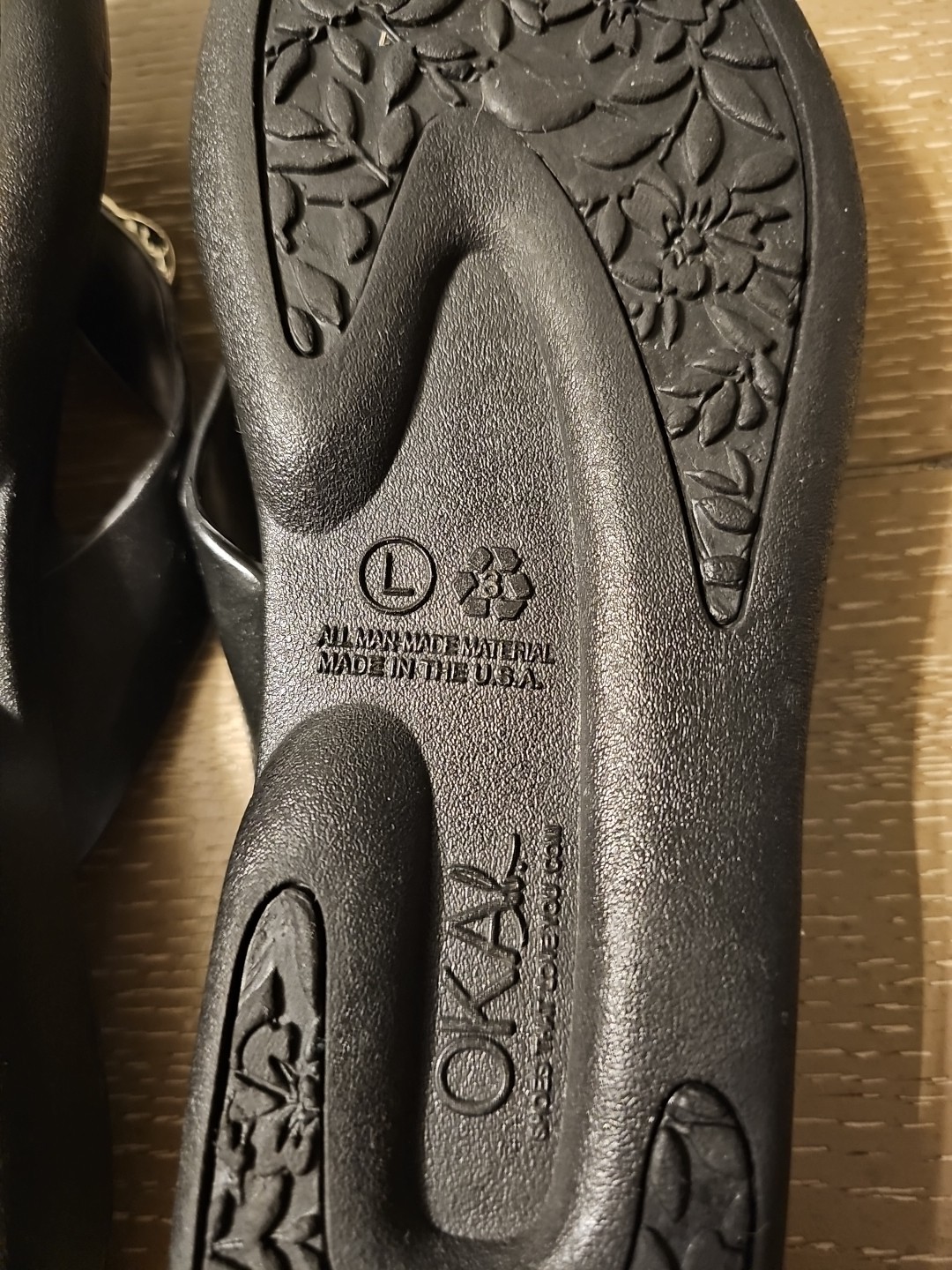 OKA-B Women LARGE Black Comfort Flip Flops