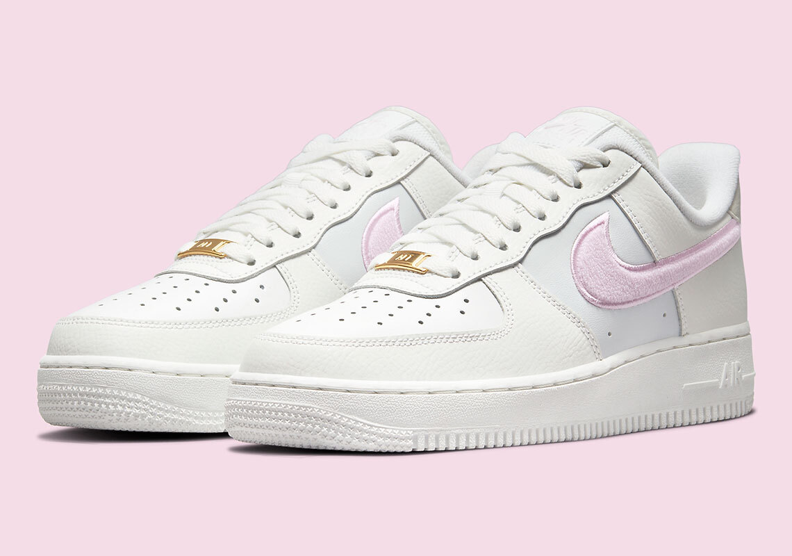 Nike Air Force 1 ’07 Summit White Regal Pink Nby DQ0826-100 11.5 Women = 10 Men