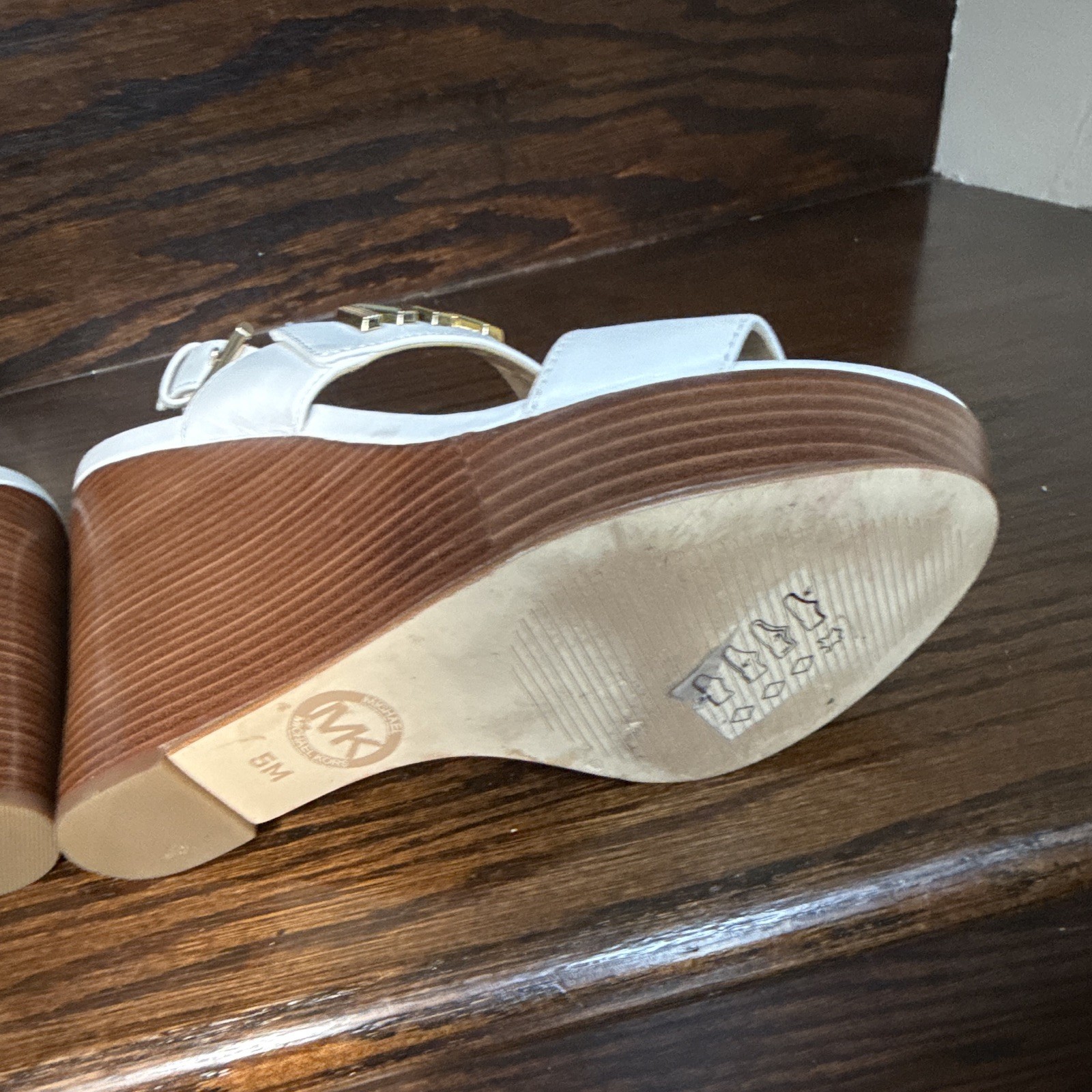 MICHAEL KORS DEANNA ICONIC WHITE GOLD MK LOGO SEXY WEDGES Size 5M