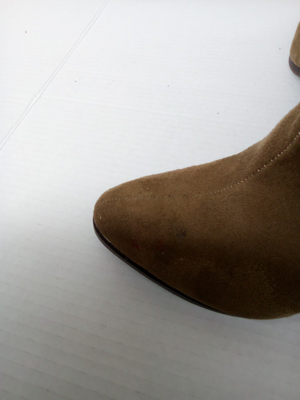 BOOTS WOMEN UNBRANDED SIZE 5.5 HAVE A LITTLE SPOT PICTURE PROVIDED SALE AS IS