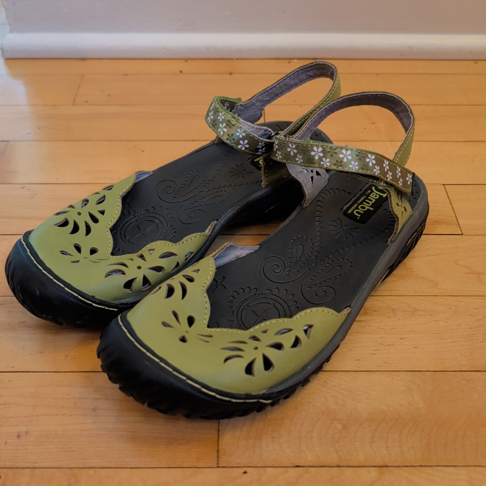 Jambu Womens JBU Ocean Sage Green Size 7M Shoe Adventure Sandal Style With Box