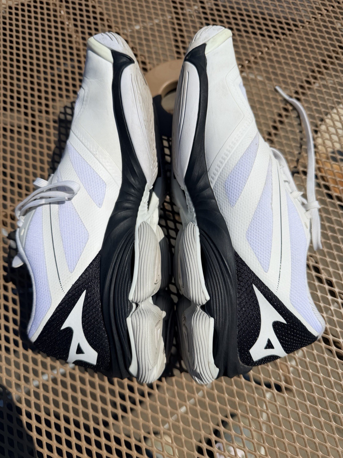 Mizuno Women Wave Lightning Z6 Volleyball Shoes Sneakers White Black, Size 10
