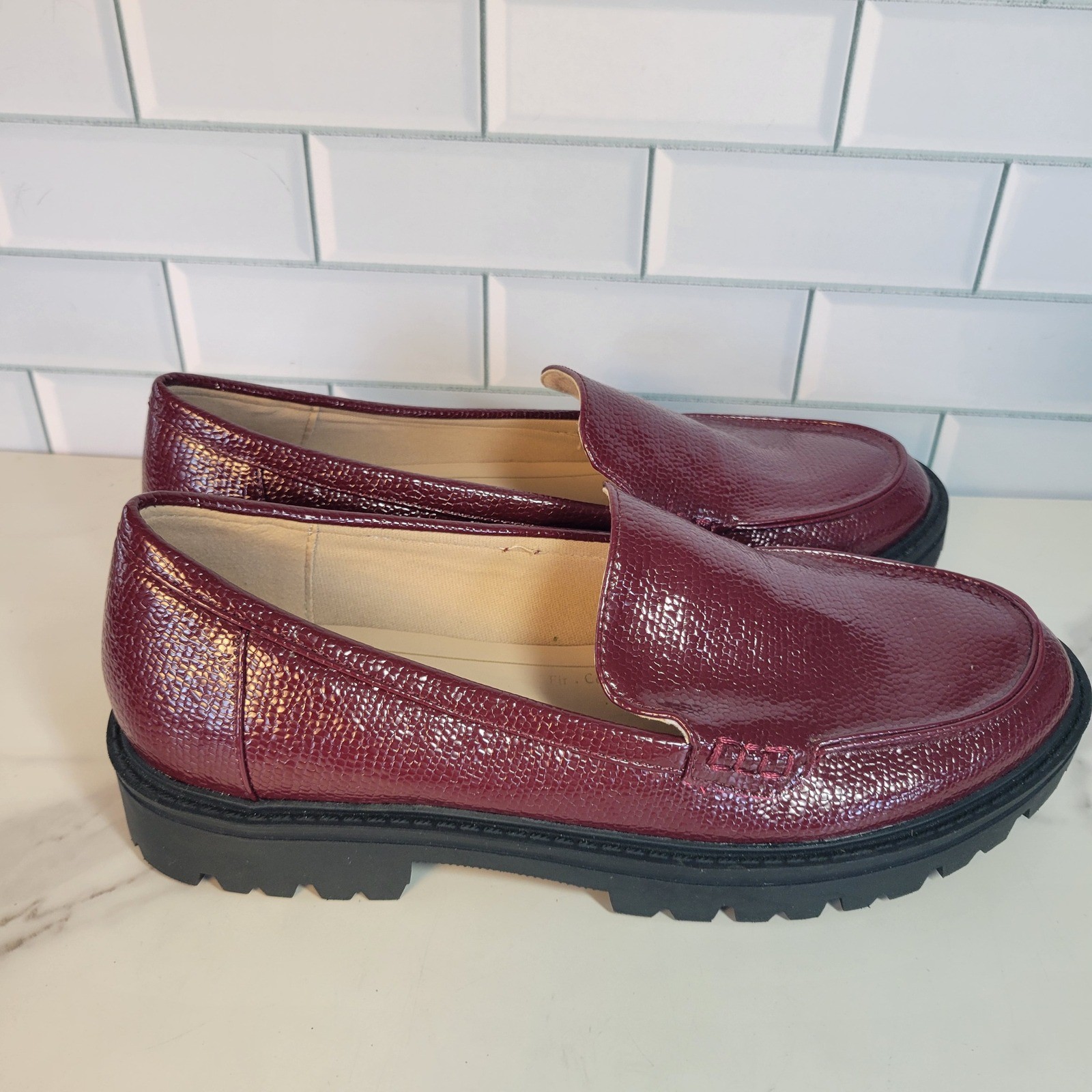 Journee Collection Womens Erika Lug Sole Slip On Loafers Size US 7.5M Metallic