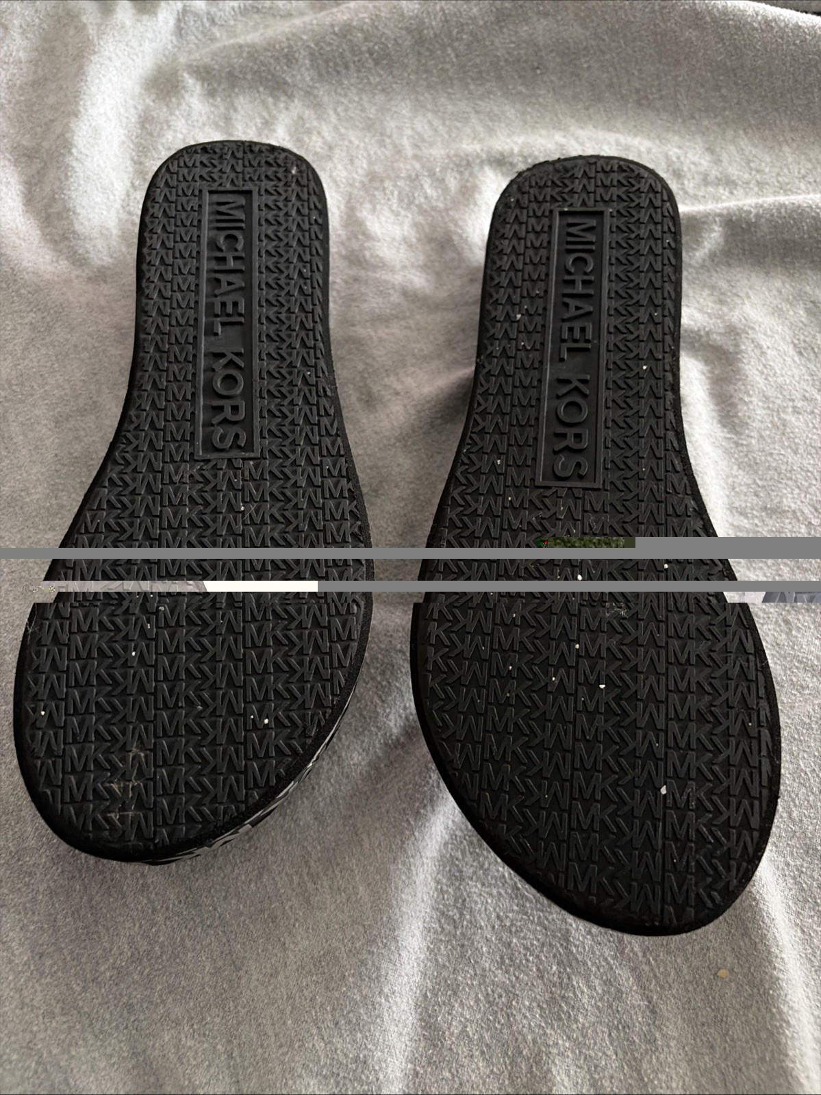 Once Worn Michael Kors Black/Silver Woman’s Casual Flip Flops Size 9M #RX22A !