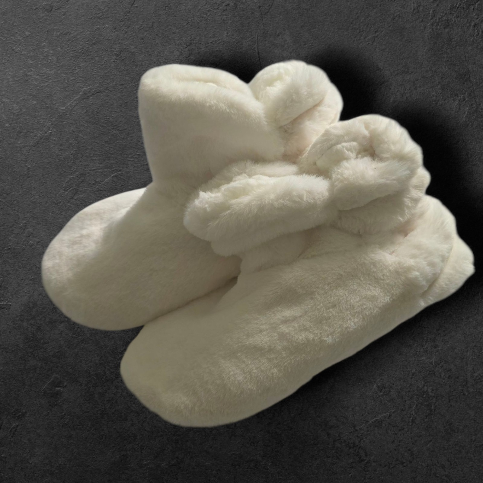 White Auden Slipper Boots M/L 8-10 New w/ Tags