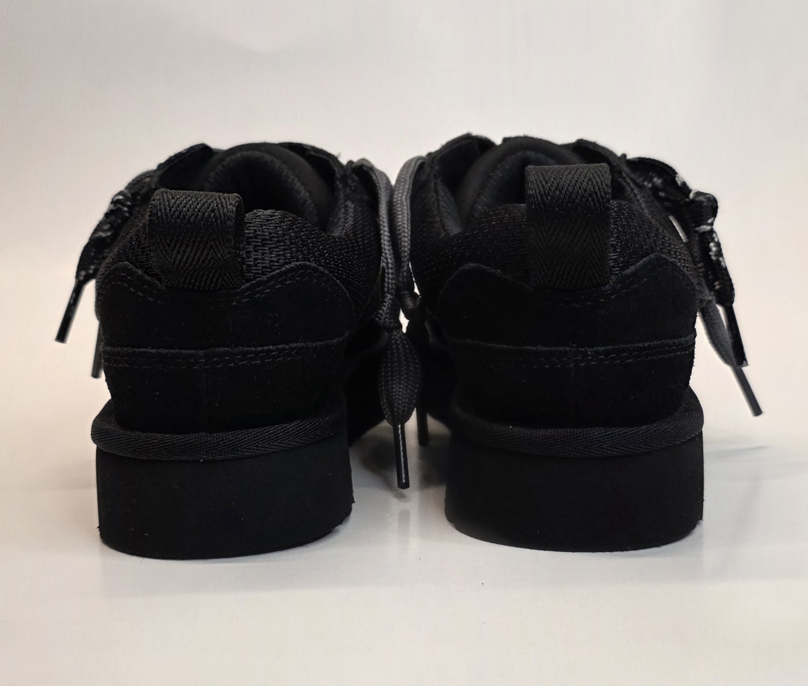 UGG LO LOWMEL BLACK SUEDE TEXTILE SPORTTY SHOES WOMEN’S SNEAKERS SIZE US 6