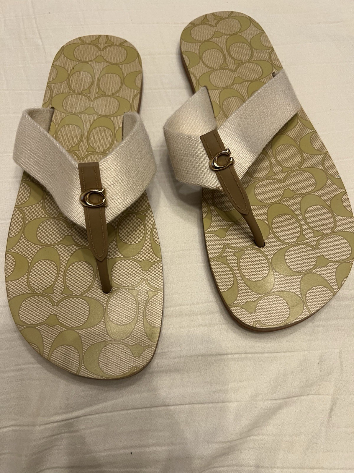 Coach Signature Canvas C2978 Flip Flop Sandals White Khaki Olive Women’s Size 9B