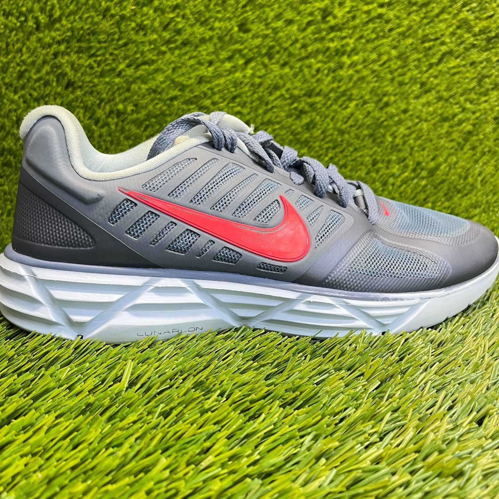 Nike Training Lunar Victory II Womens Size 8 Gray Running Walking Shoes Sneakers