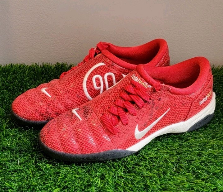 Nike Total 90 SE Fire Red Snakeskin Women’s Size 8 Indoor Soccer Shoe IB4204-600