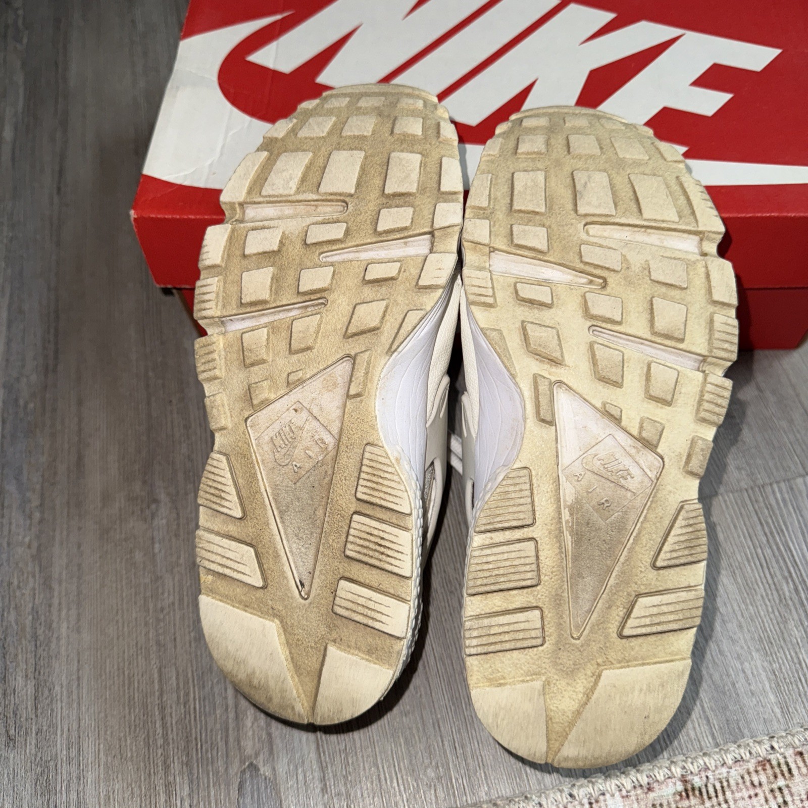 Nike Shoes Womens 7 Air Huarache Running Low Sneakers 634835-108 White Lace Up
