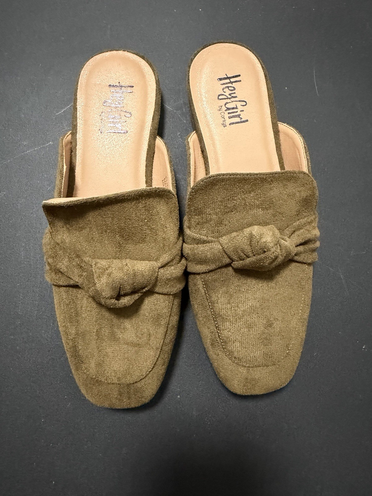 Corkys Footwear Women’s Hey Girl Faux Suede Clingy Shoe Olive Green NWOB Sz 8