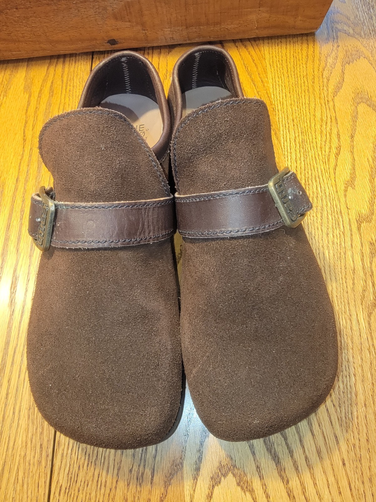 Anne Kalso Earth Shoes 9.5 M / 11 W. READ for Defect Details
