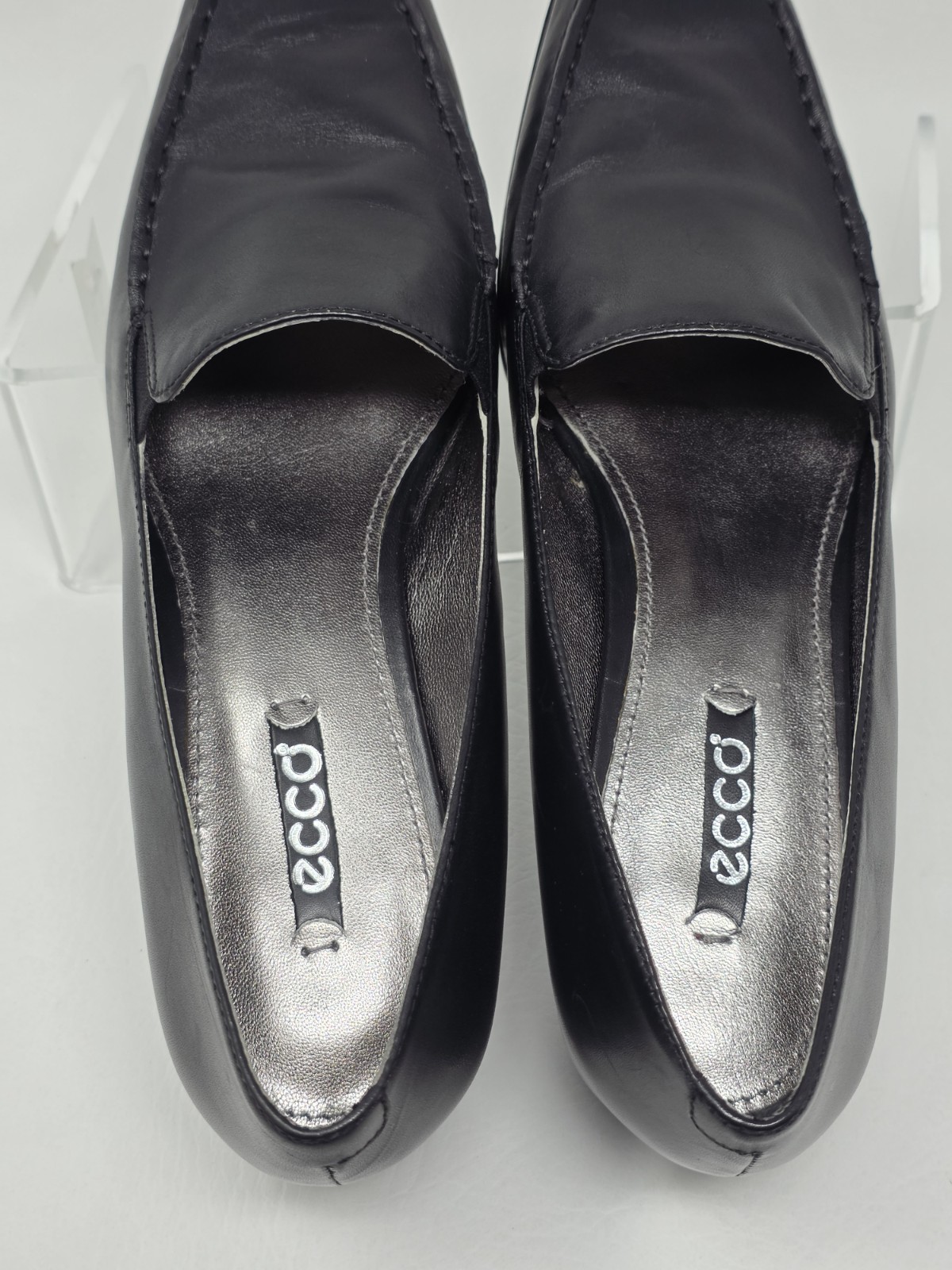 Ecco Women’s Size EU 41 US 10-10.5 Black Leather Flats Shoes Loafers Pre-owned