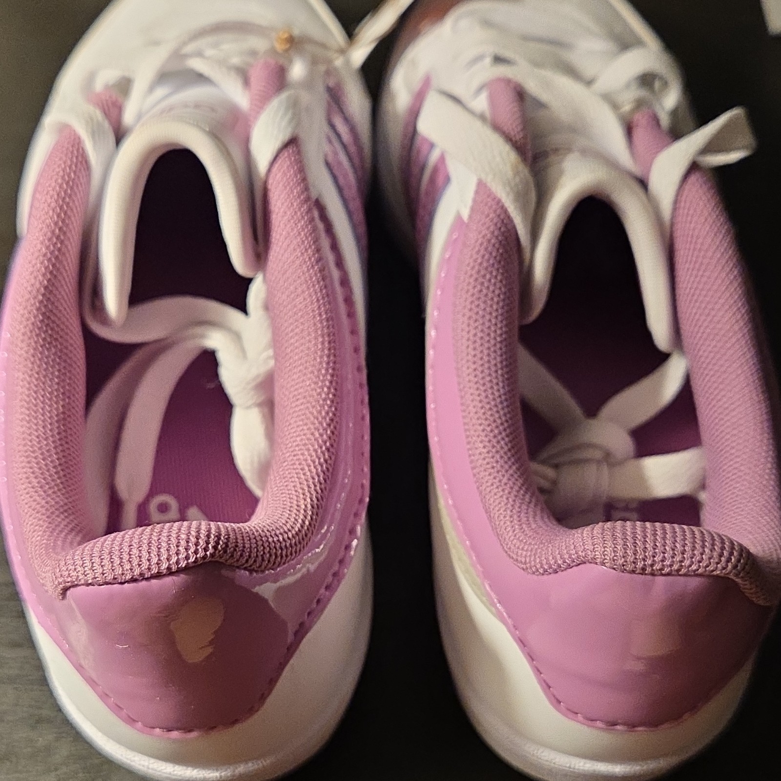 adidas Hoops 4.0 W Women’s White/Pink Low Top Lace-Up Sneakers JR6713