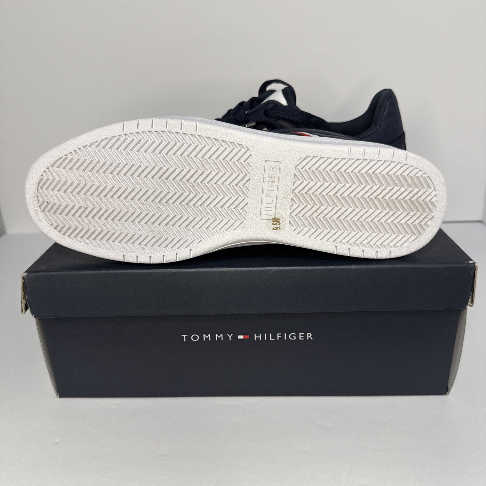 Men’s Tommy Hilfiger Navy Blue Detail Lace Up Memory Foam Sneakers Size 9.5
