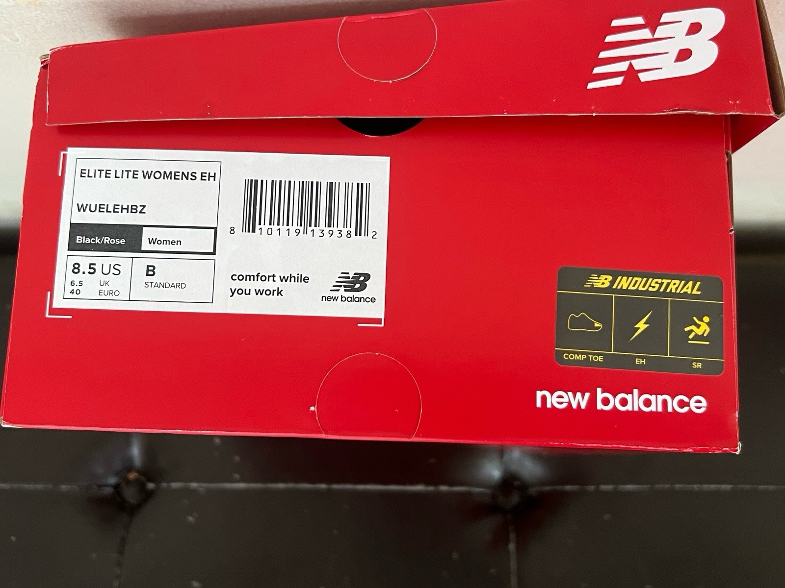 BRAND NEW – New Balance Sneakers