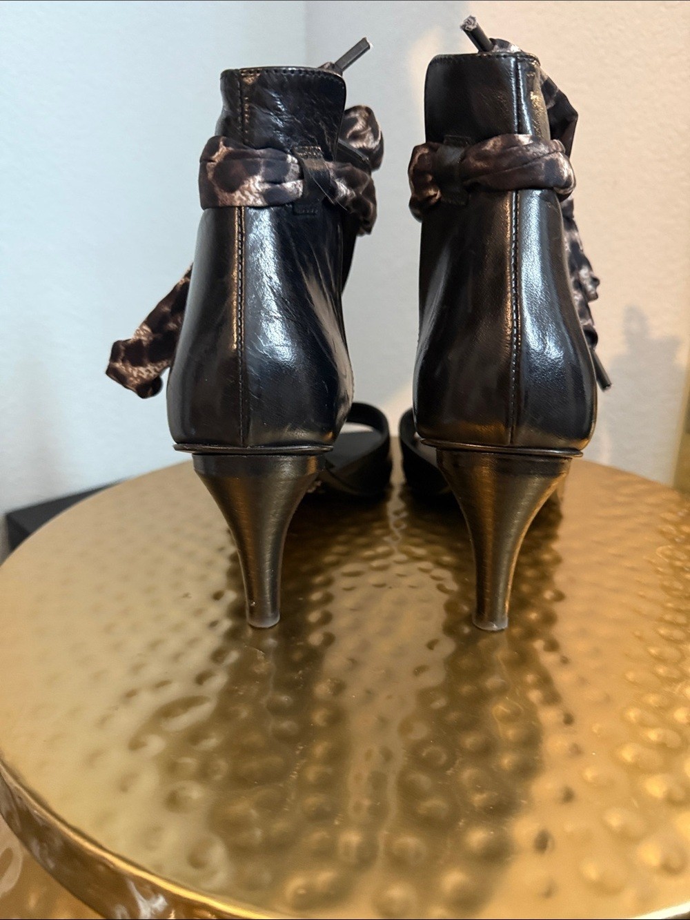 Black leather kitten heel with leopard print ankle wrap – EU 39