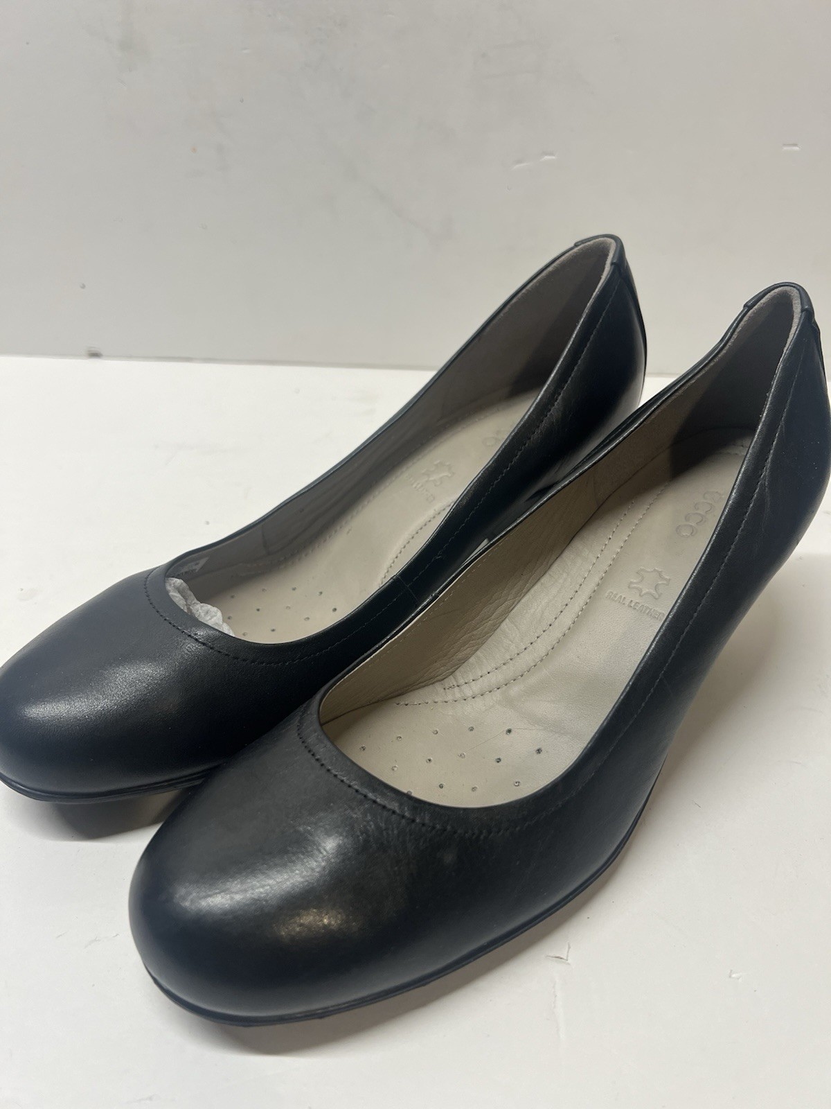 ECCO TOUCH 50 Classic Black Leather Pumps 2″ heel, Sz 38 Round Toe