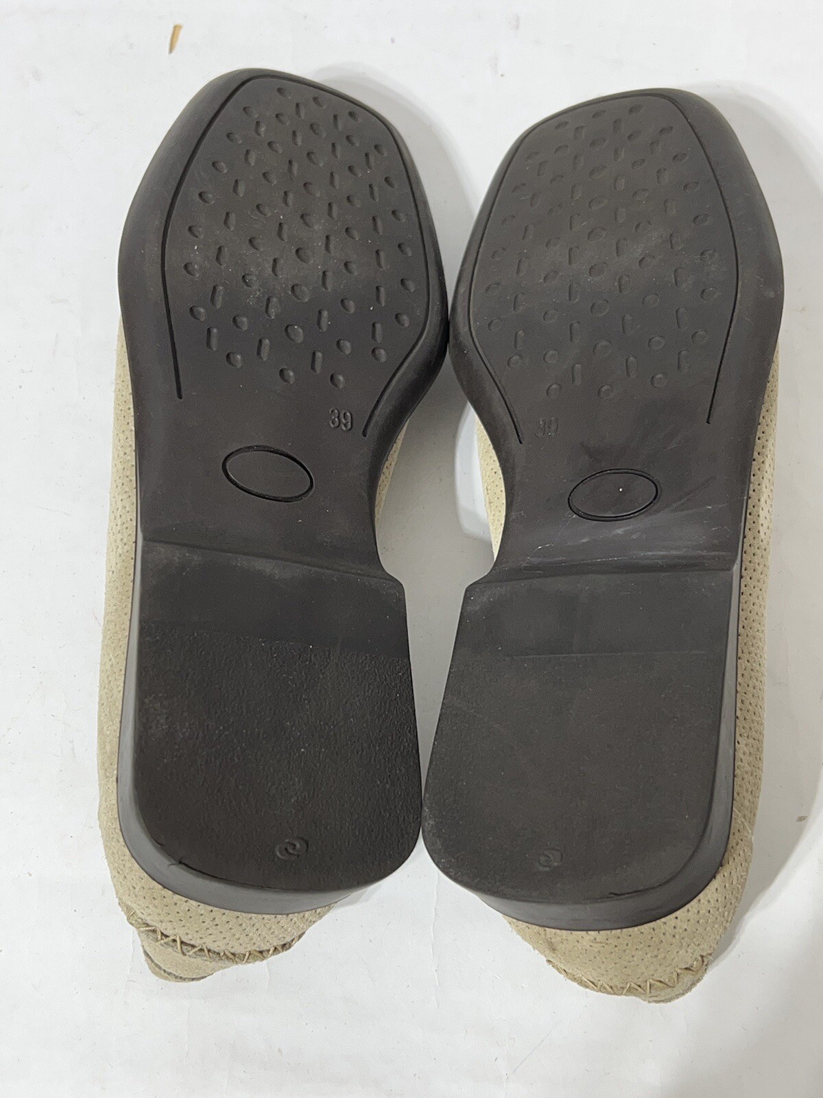tommy bahama women 8 M Brown Tan suede slip on loafer Business Casual shoe
