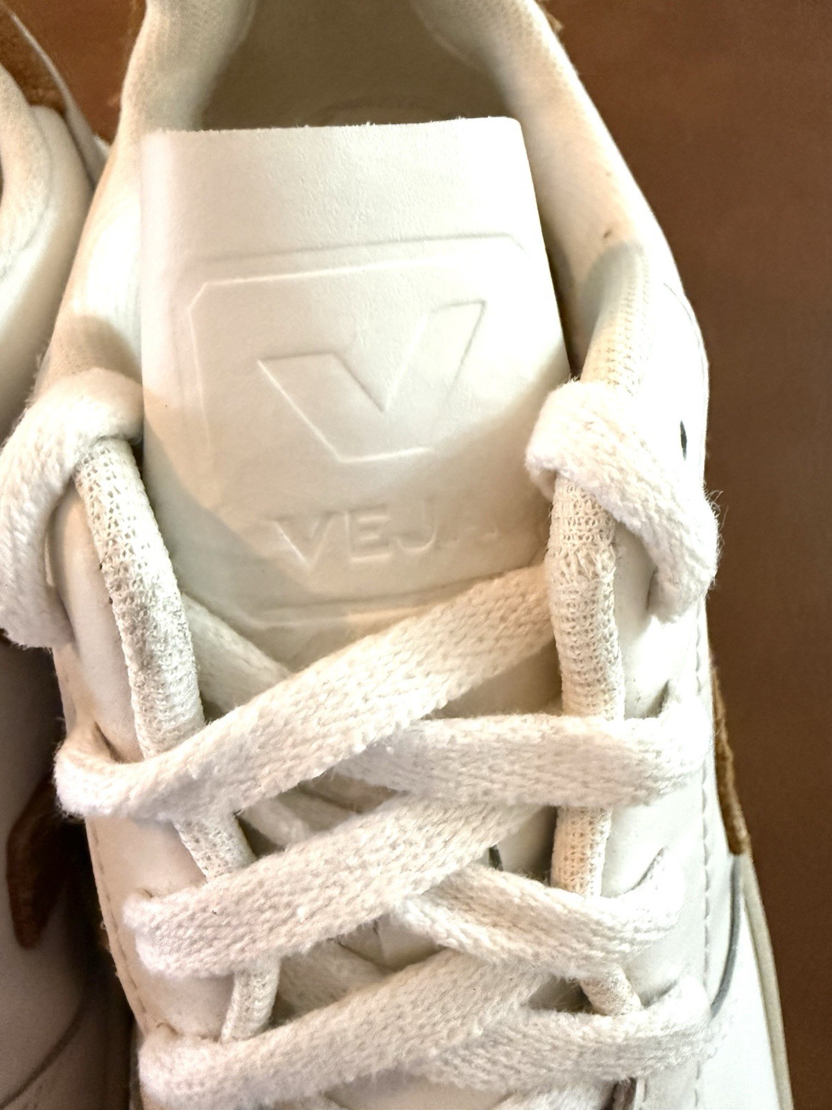 VEJA Women’s Low Top Lace-Up Sneakers White/Brown Logo Casual Activewear